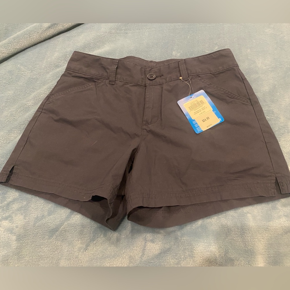 NWT $40 value Columbia blue hiking shorts women’s